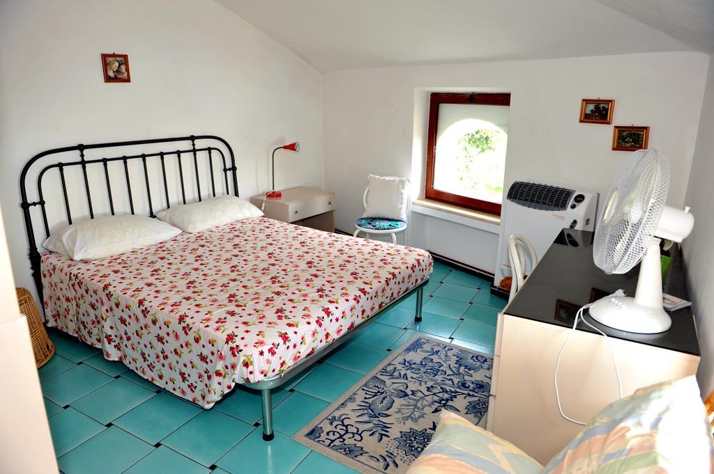 Appartamento Domus Antonina Vietri Camera foto